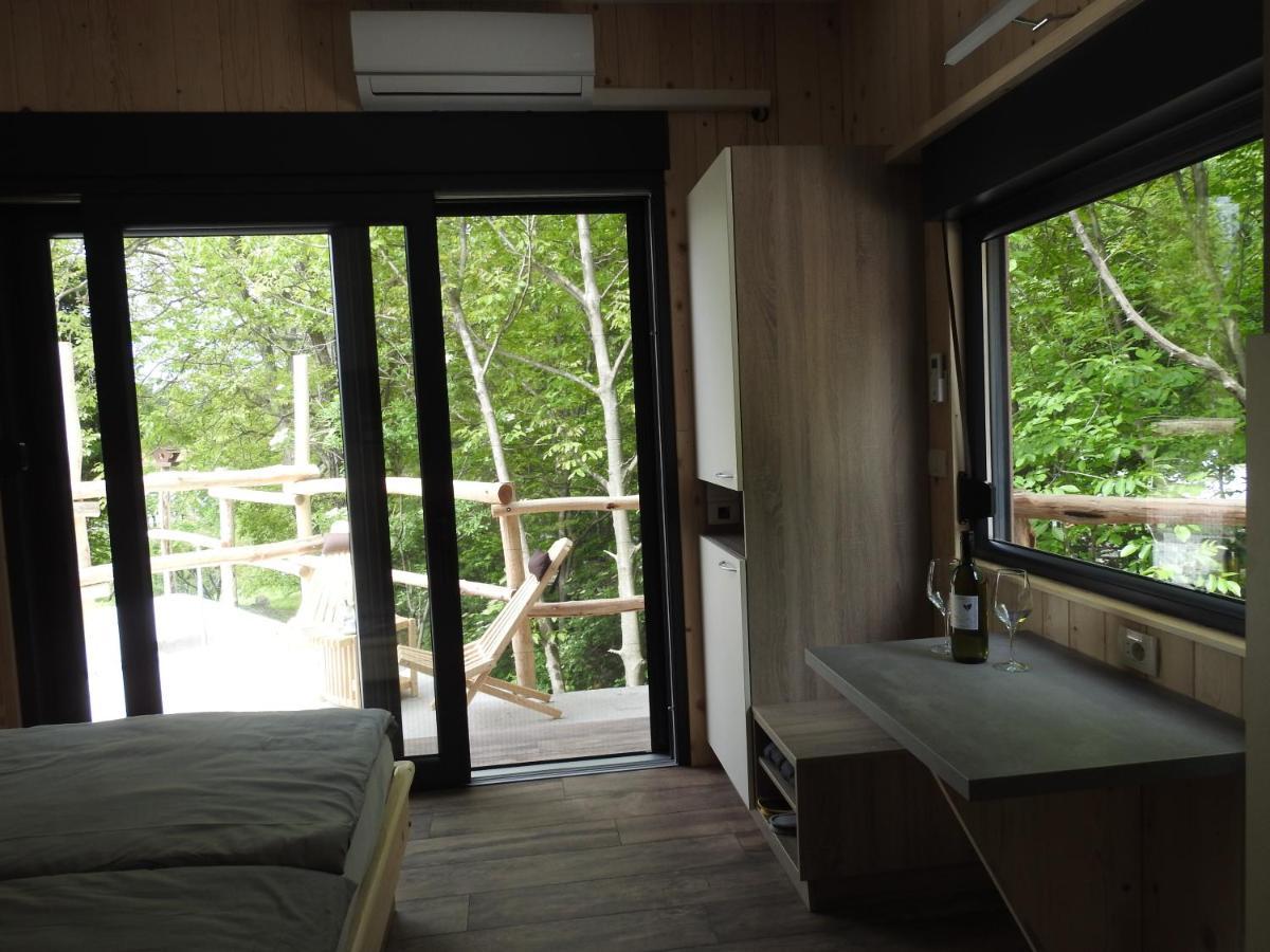 Pocitniski Hisici - Small Holiday Houses Ajdovščina エクステリア 写真