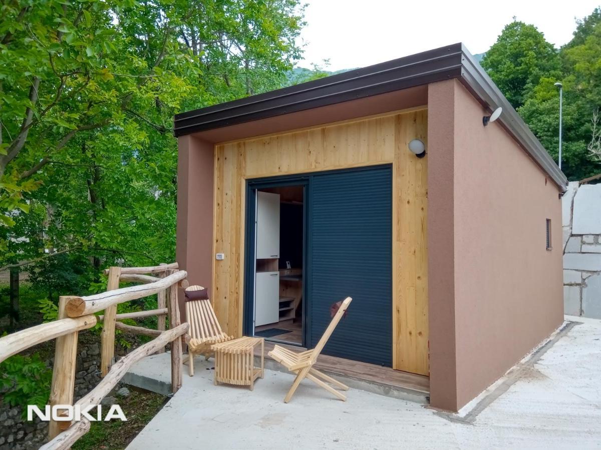 Pocitniski Hisici - Small Holiday Houses Ajdovščina エクステリア 写真